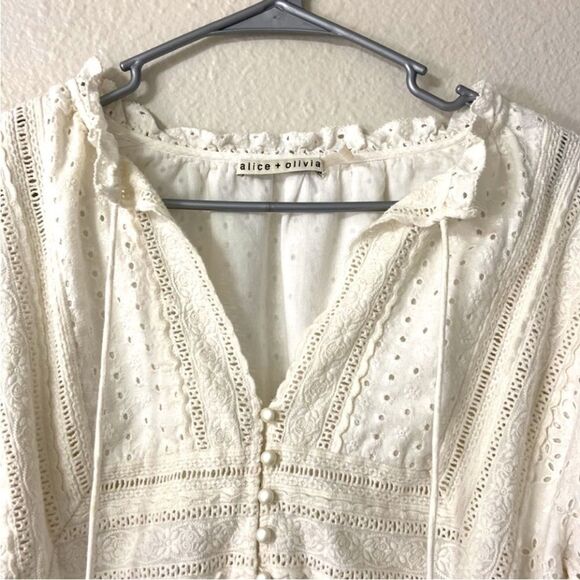 Alice & Olivia Tabitha Eyelet Embroidered Top in Off White, Size XS - Picture 5 of 10